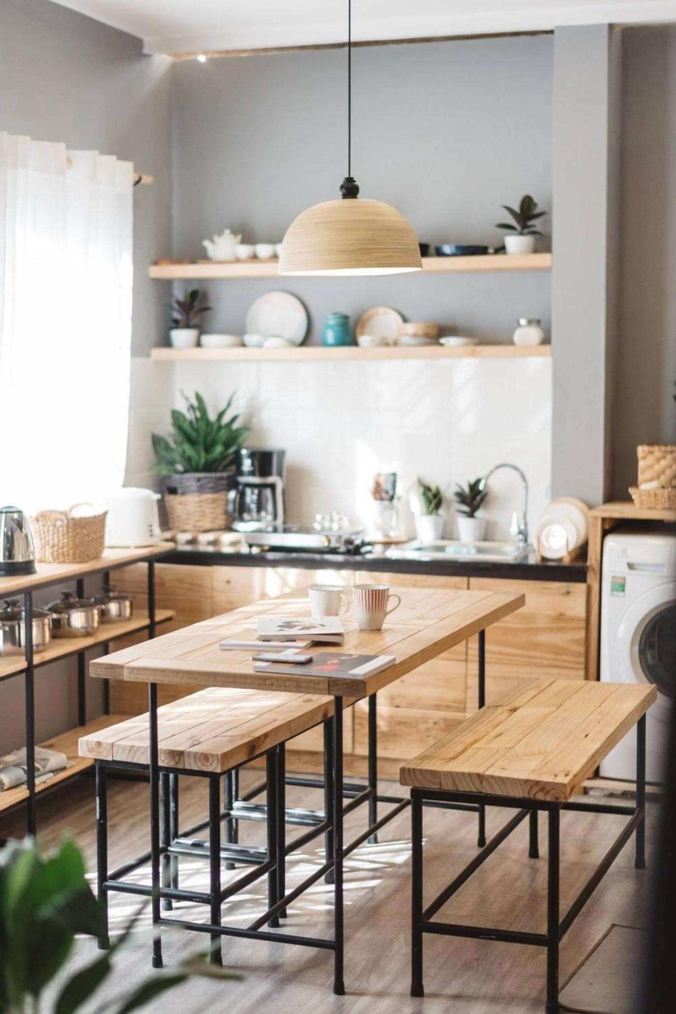 Nhà nghỉ Stay&chill H.2 Steps Away From Bustling Bui Vien *